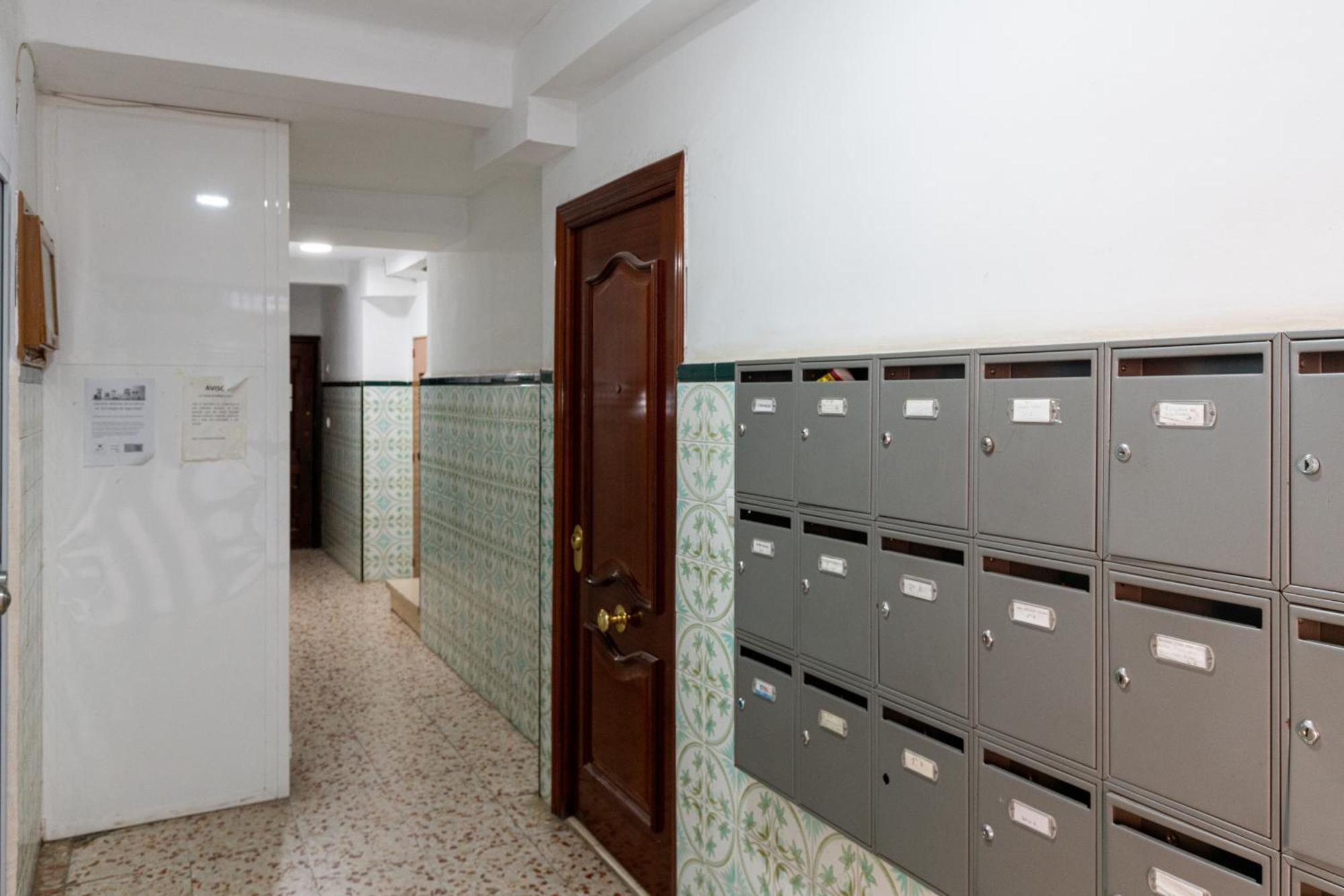 Piso Elegante Y Nuevo De 3 Habitaciones Y 2 Banos Sevilla Exterior foto