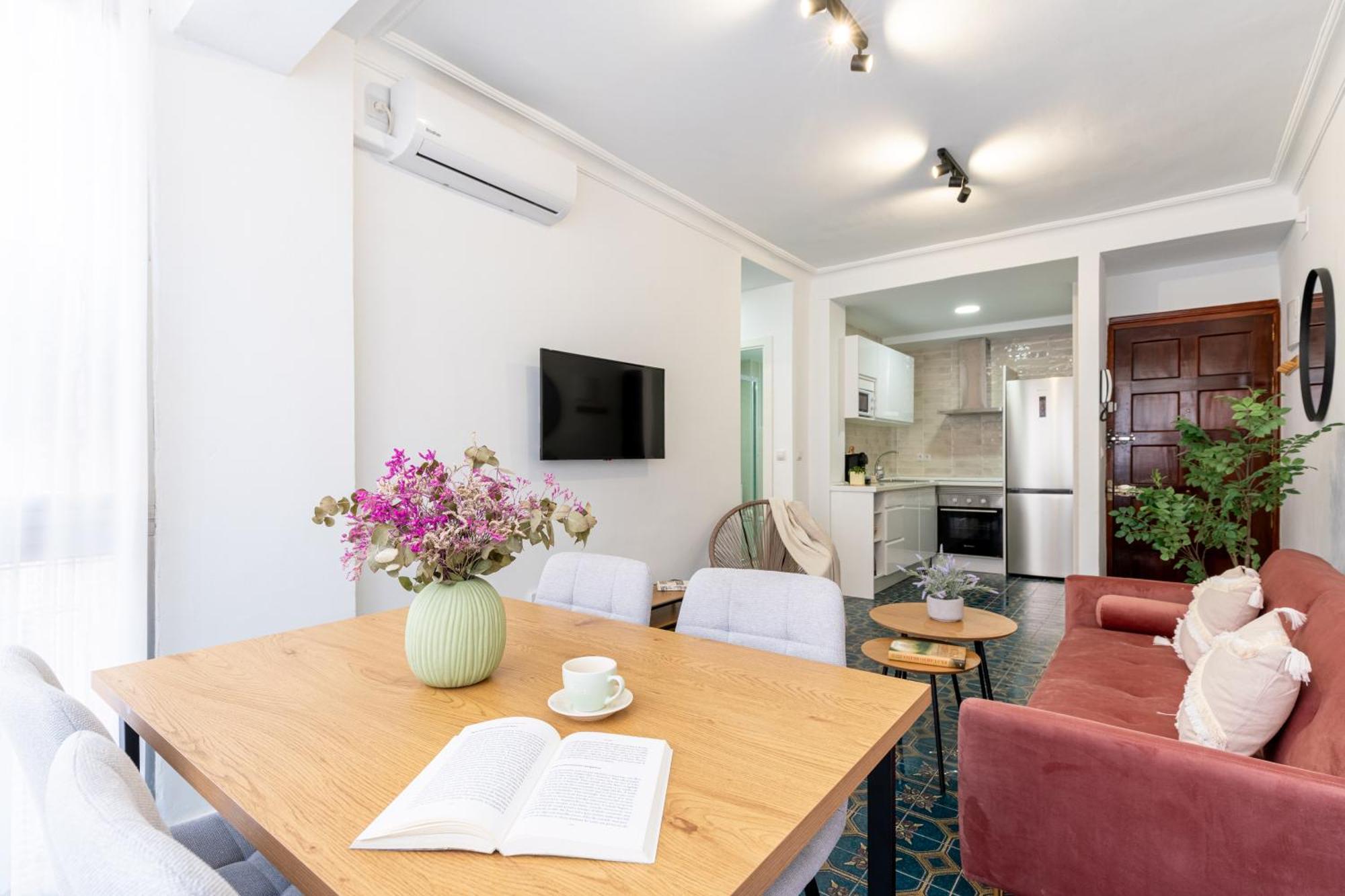 Piso Elegante Y Nuevo De 3 Habitaciones Y 2 Banos Sevilla Exterior foto