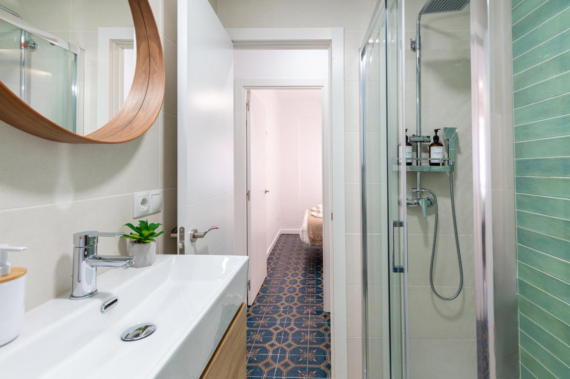 Piso Elegante Y Nuevo De 3 Habitaciones Y 2 Banos Sevilla Exterior foto